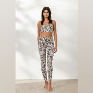 Calme Johnny Ease NWOT leopard print High Waist Legging with matching top Size L